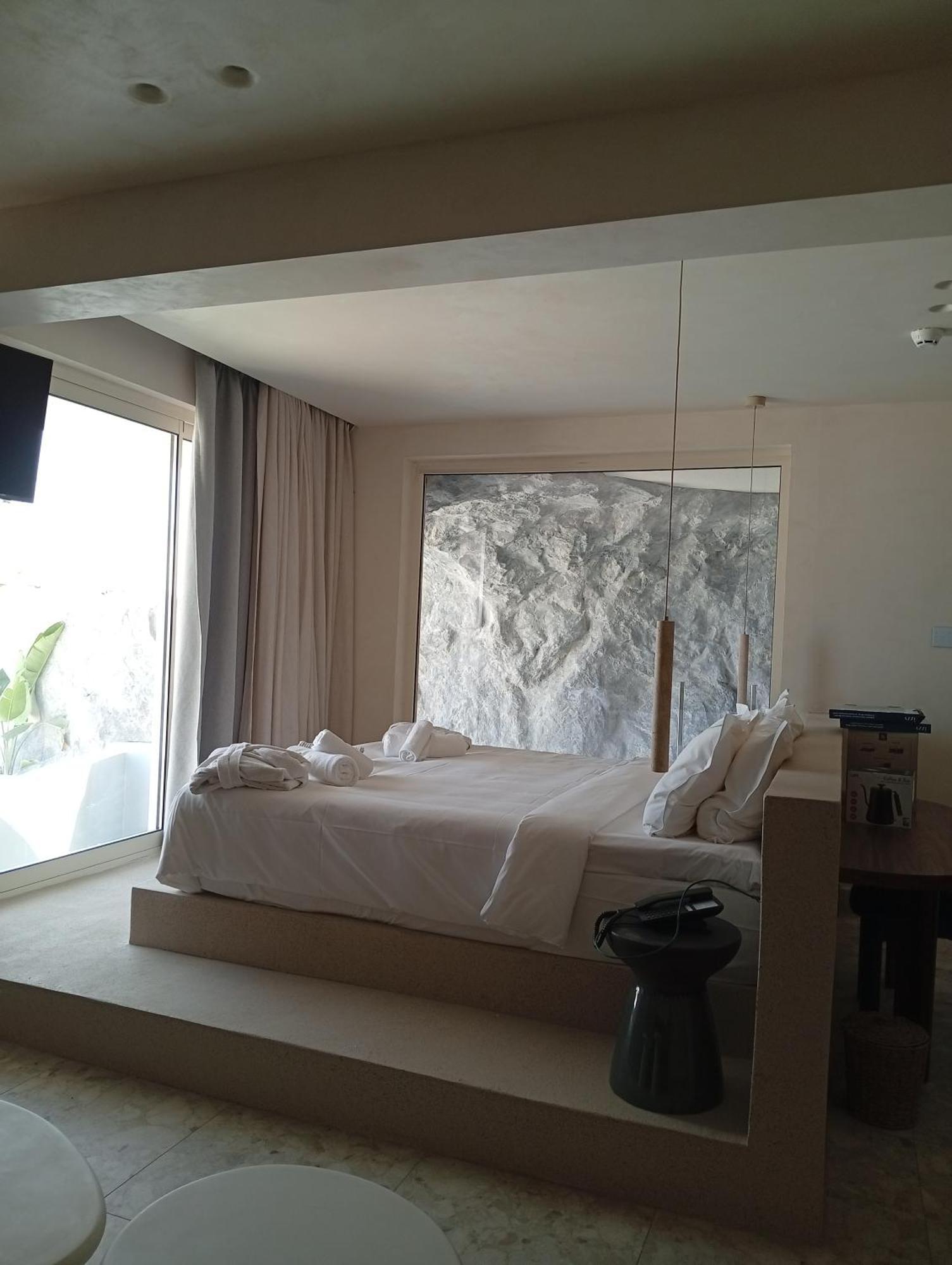 Uzenie All Suites Boutique Resort (Adults Only) Adelianos Kampos Zewnętrze zdjęcie