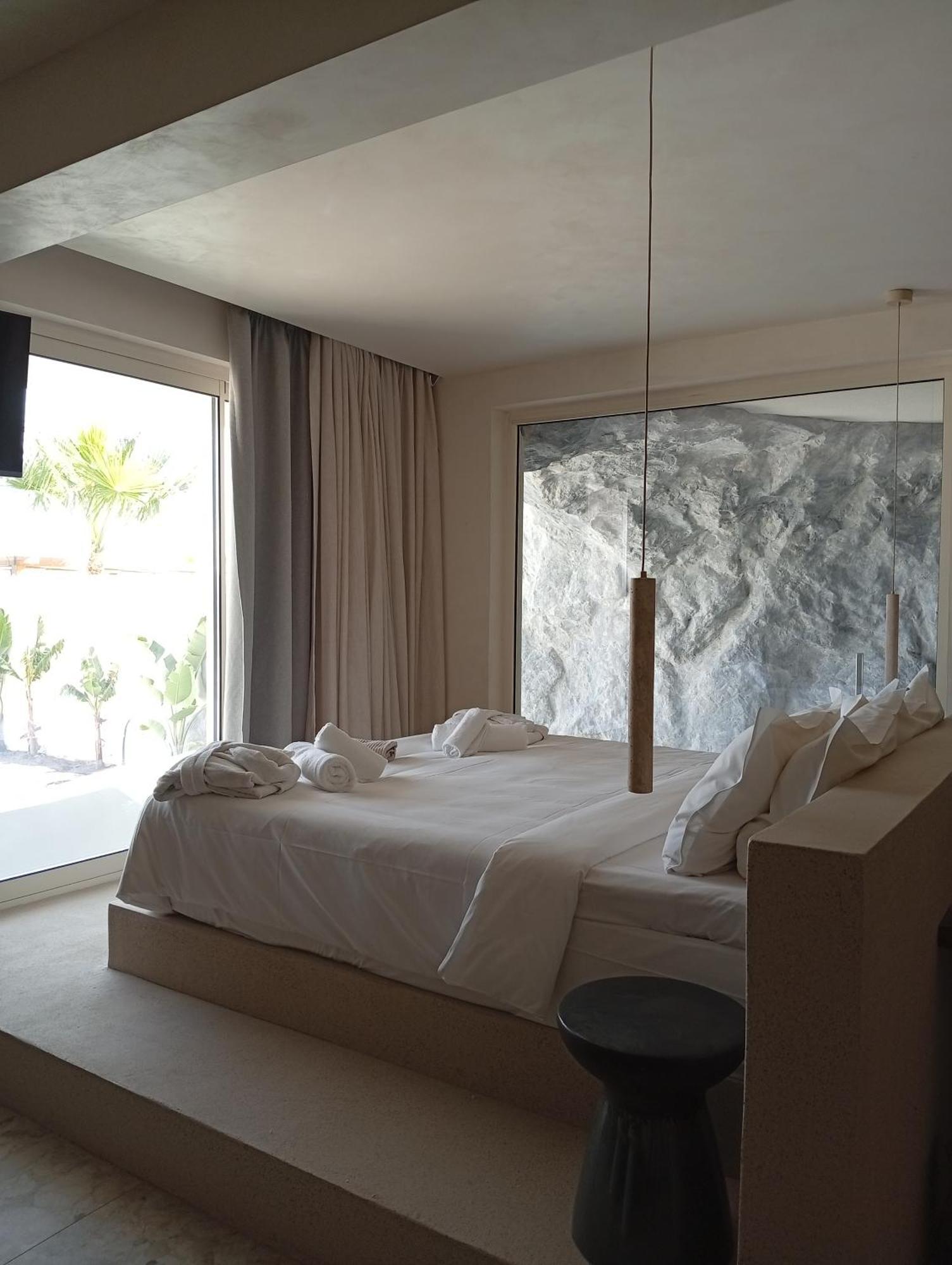 Uzenie All Suites Boutique Resort (Adults Only) Adelianos Kampos Zewnętrze zdjęcie