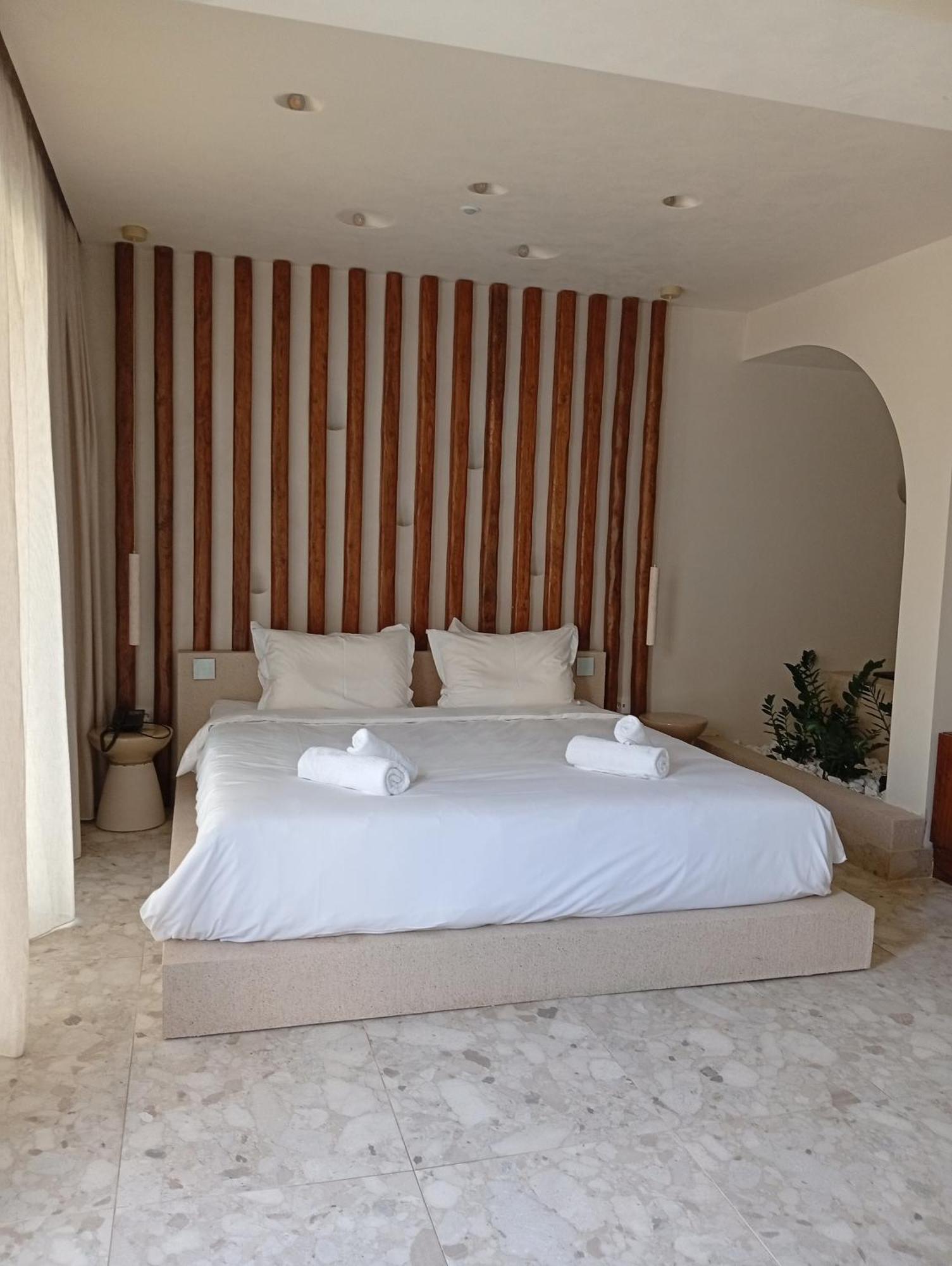 Uzenie All Suites Boutique Resort (Adults Only) Adelianos Kampos Zewnętrze zdjęcie